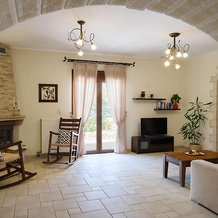 Ageri Traditional Villa Aryiroúpolis 외부 사진