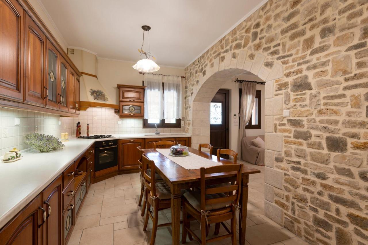 Ageri Traditional Villa Aryiroúpolis 외부 사진