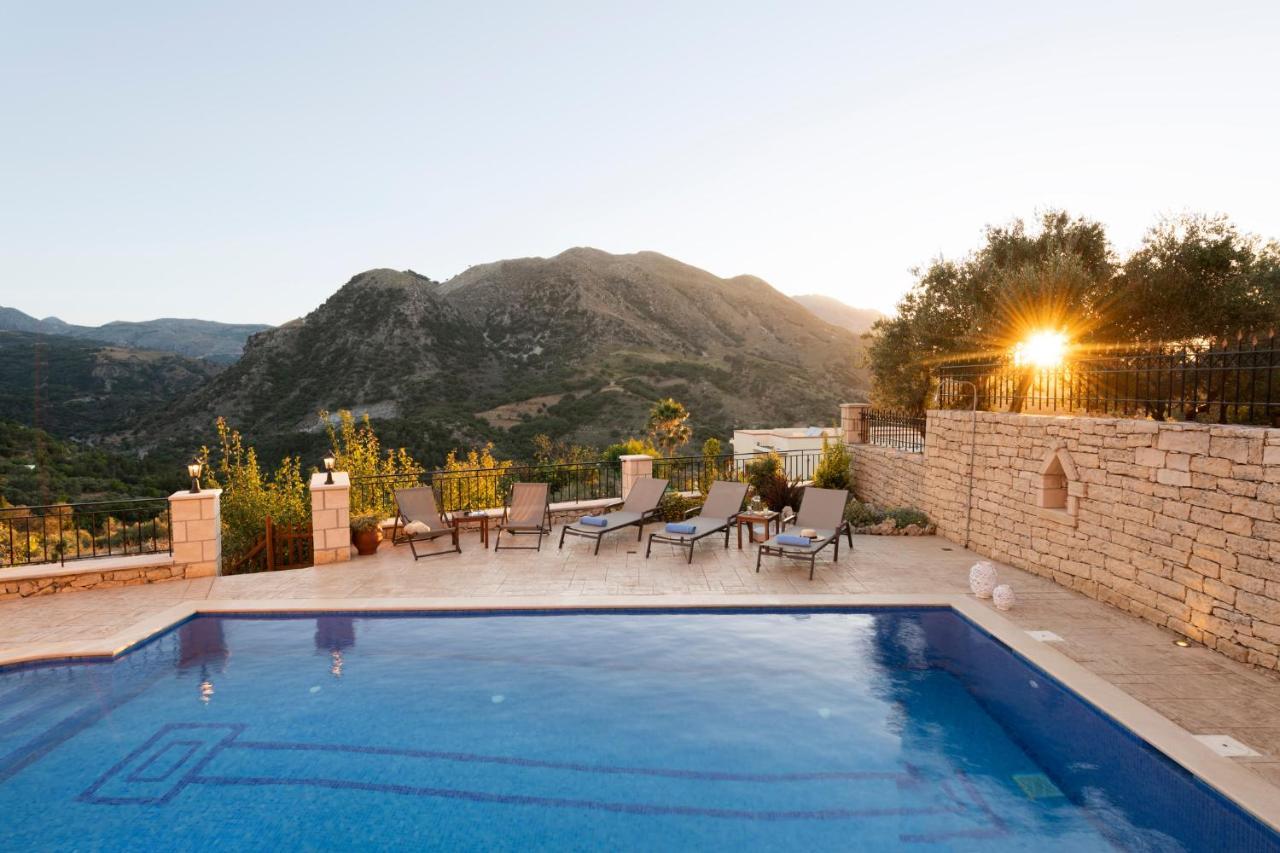 Ageri Traditional Villa Aryiroúpolis 외부 사진